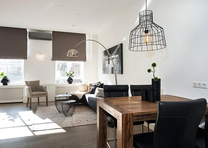 Urban Lodging City Apartment